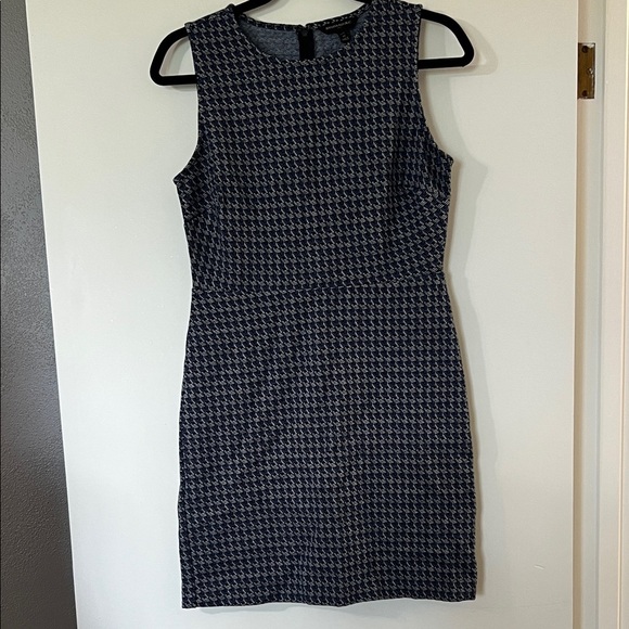 Banana Republic Navy and White Houndstooth Mini Dress - Picture 1 of 7